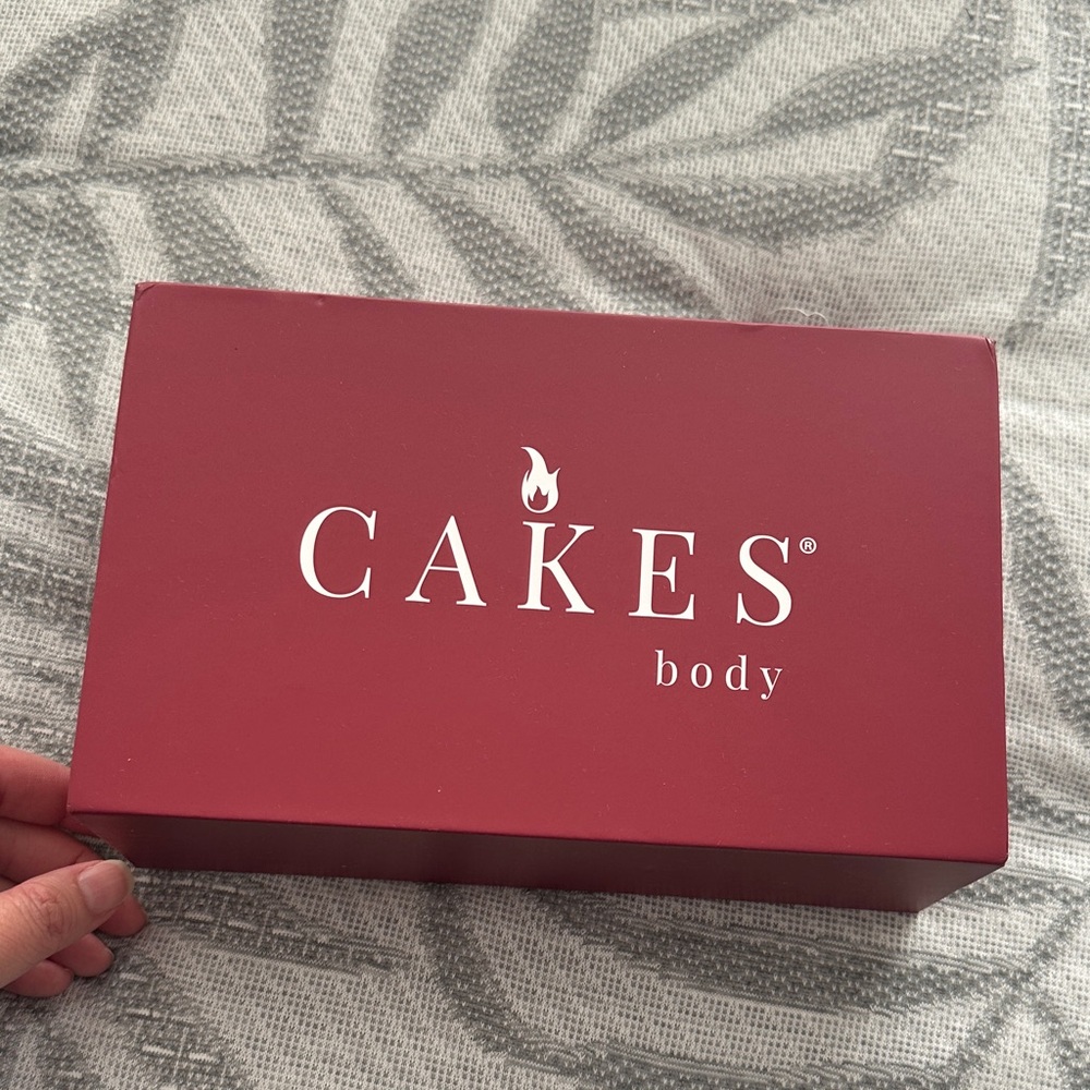 CAKES Body Cleavage Bra